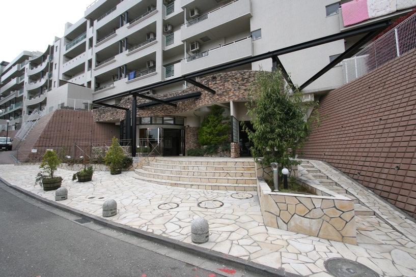 ヒューマンスクエア鷺沼東　2,150万円　平成12年築